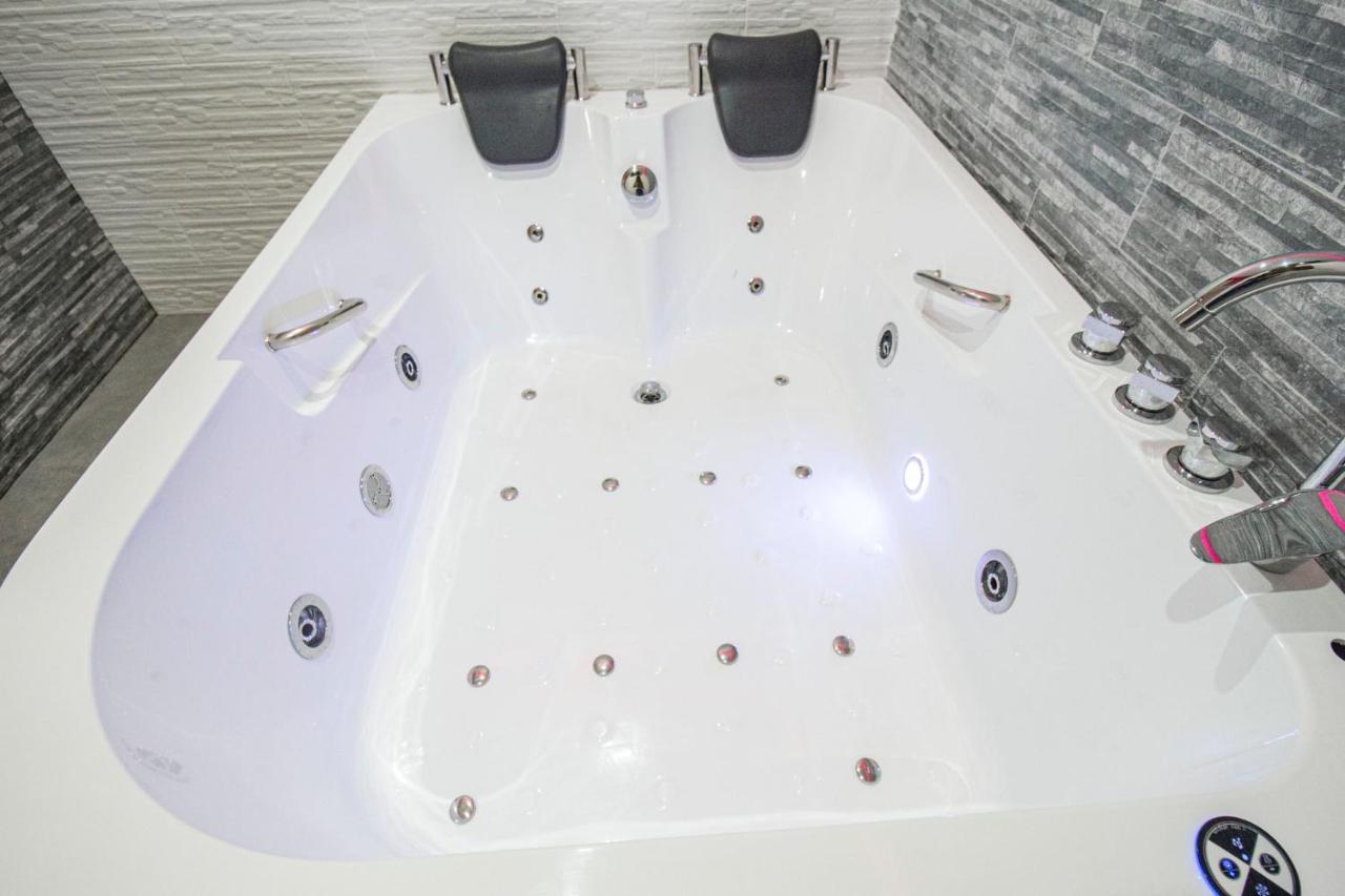 Royal Playa Suite And Apartament -Private Parking- Self Chek Out CTA Eksteriør bilde
