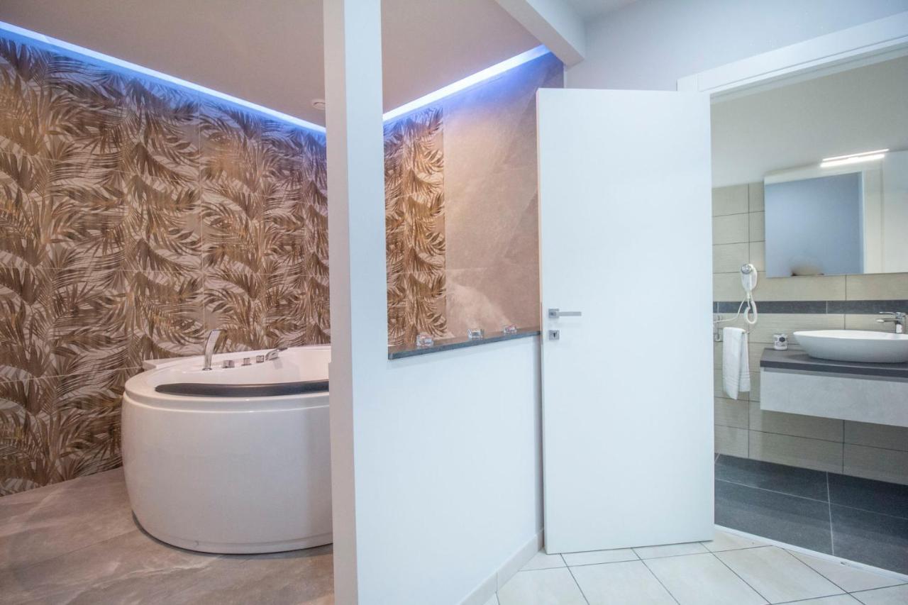 Royal Playa Suite And Apartament -Private Parking- Self Chek Out CTA Eksteriør bilde